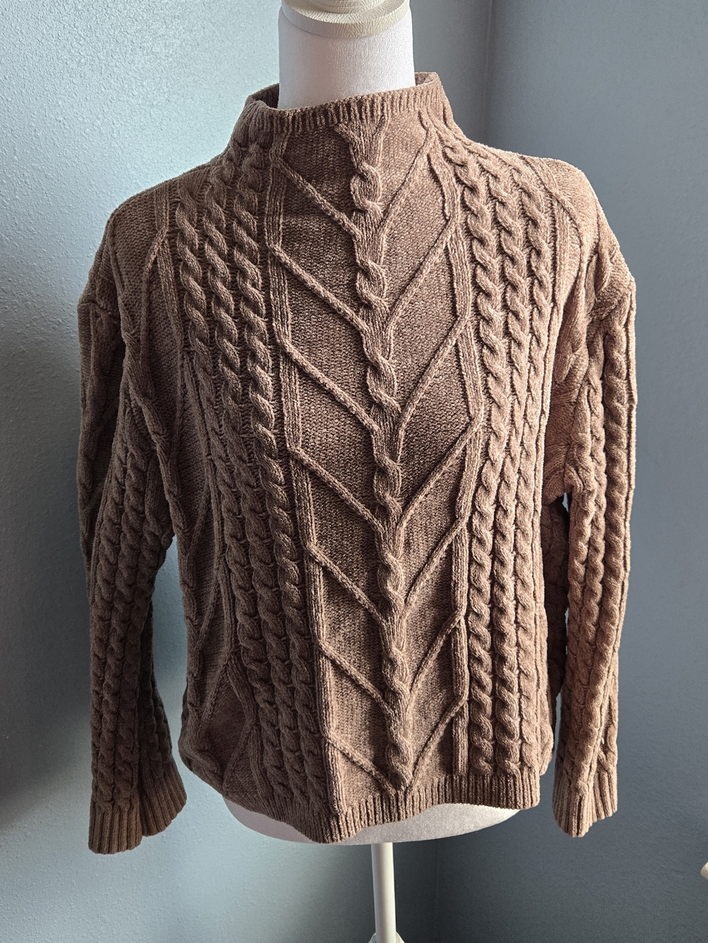 Olive & Oak Cable Knit Turtleneck Sweater - Taupe Brown